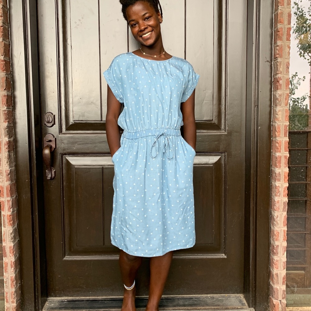 Cute light blue dress!